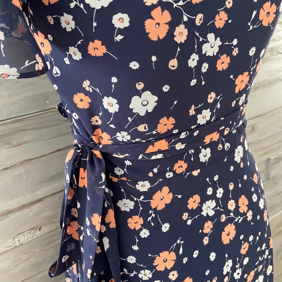 Beautiful MICHAEL KORS dress. - Picture 8 of 11
